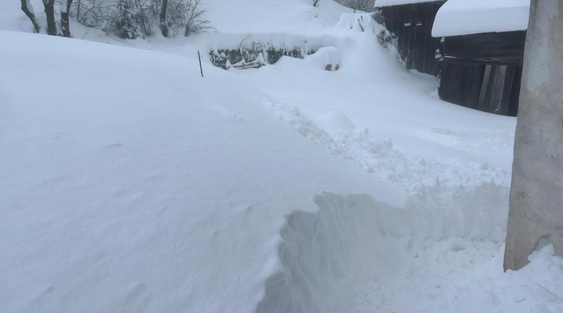Yüksek kesimlerde kar kalınlığı bir metreyi buldu