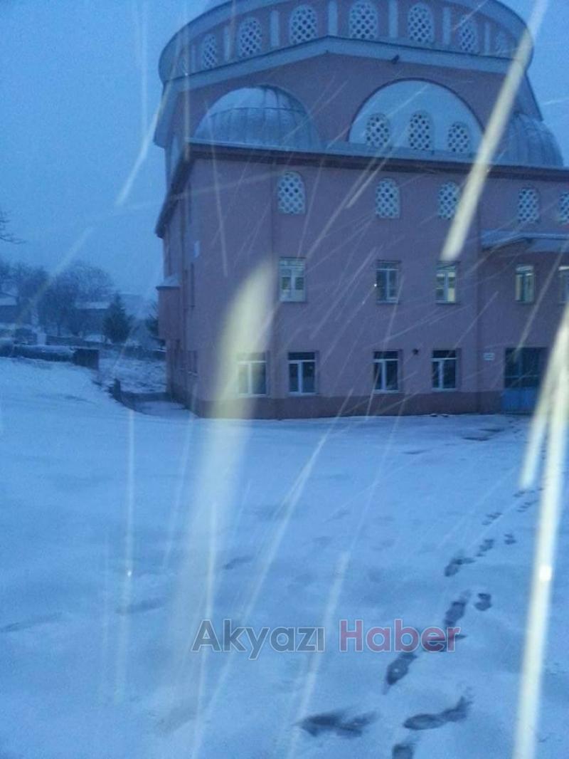 Yüksek Kesimlere Kar Yağışı Başladı