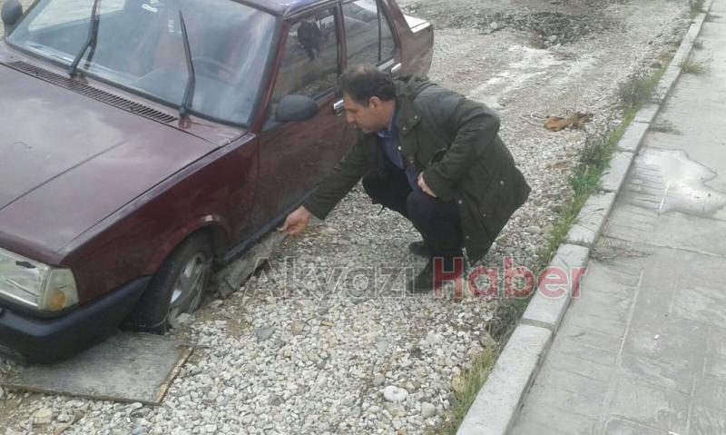 Yumuşak Zemin Araçları Batırdı