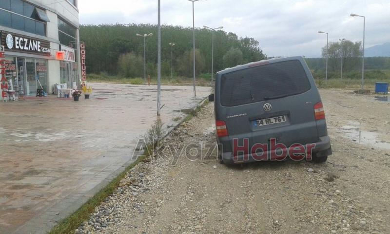 Yumuşak Zemin Araçları Batırdı