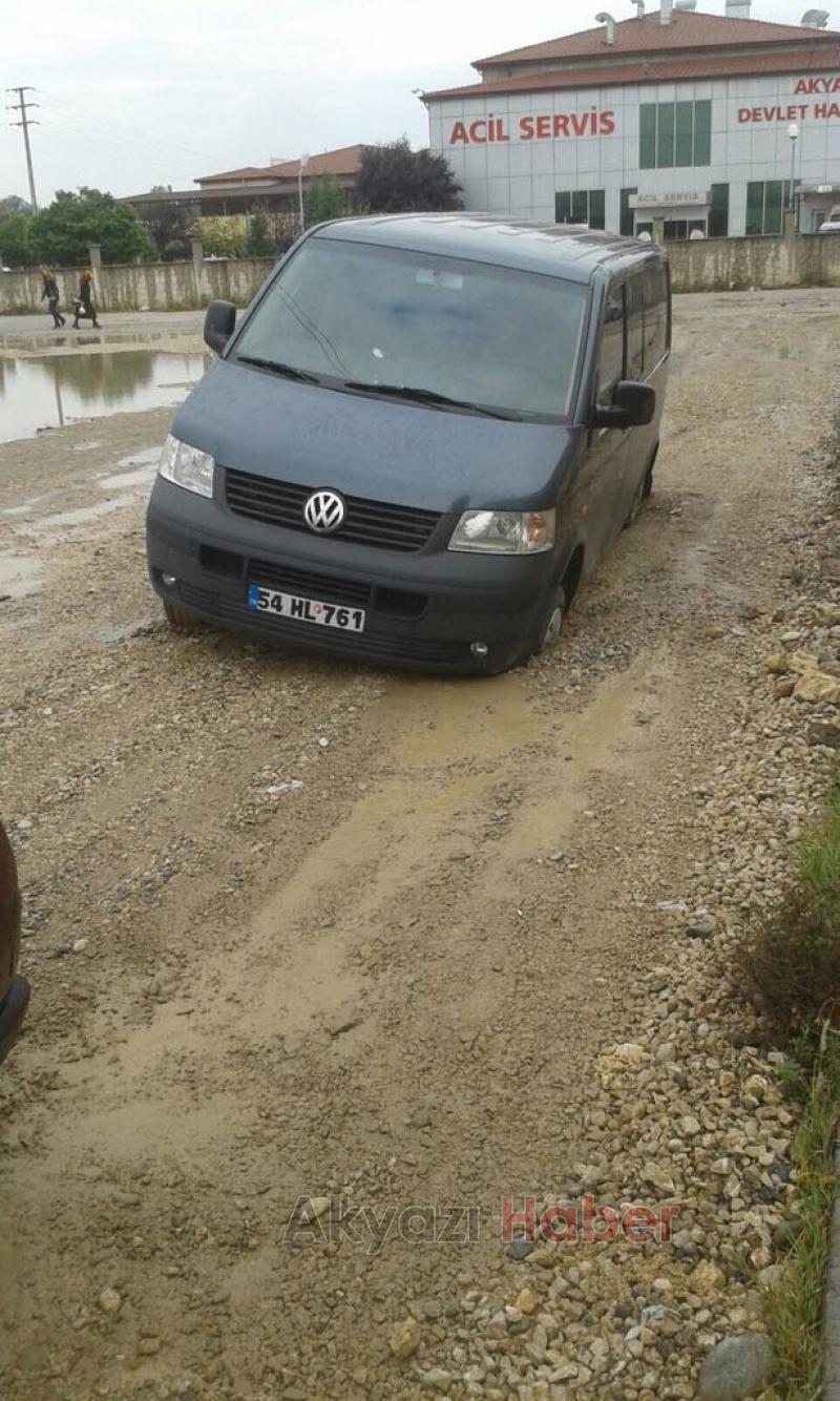 Yumuşak Zemin Araçları Batırdı