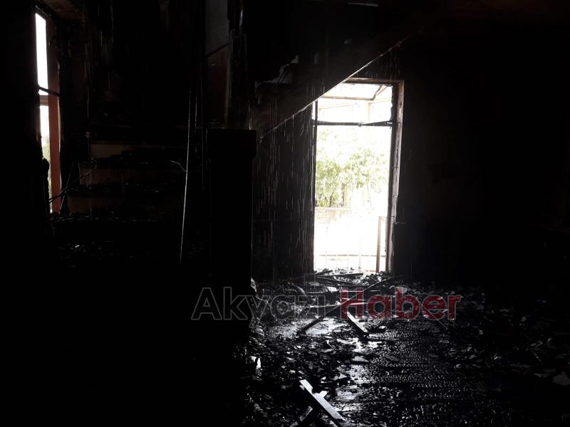 Yunus Emre Camiinde Yangın