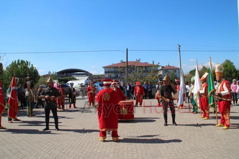  Yunus Emre İmam Hatip Ortaokulu Aşure ve Osmanlı Sokağı Etkinliğine Yoğun İlgi