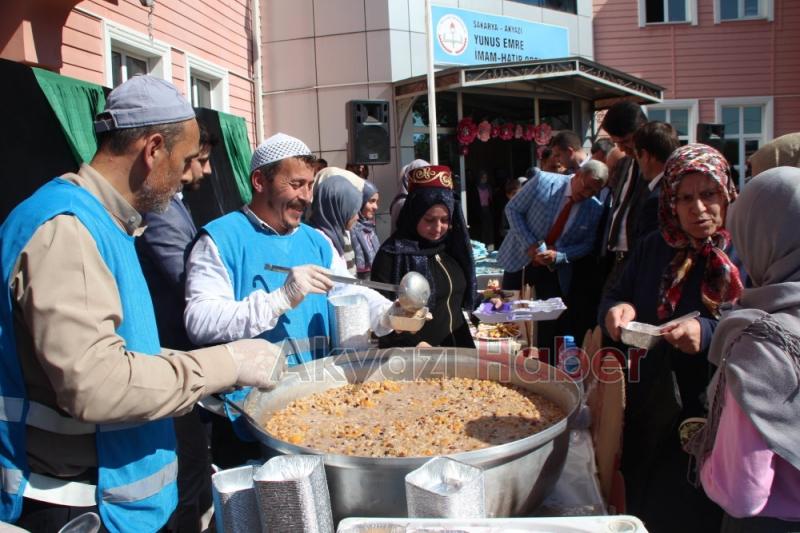  Yunus Emre İmam Hatip Ortaokulu Aşure ve Osmanlı Sokağı Etkinliğine Yoğun İlgi