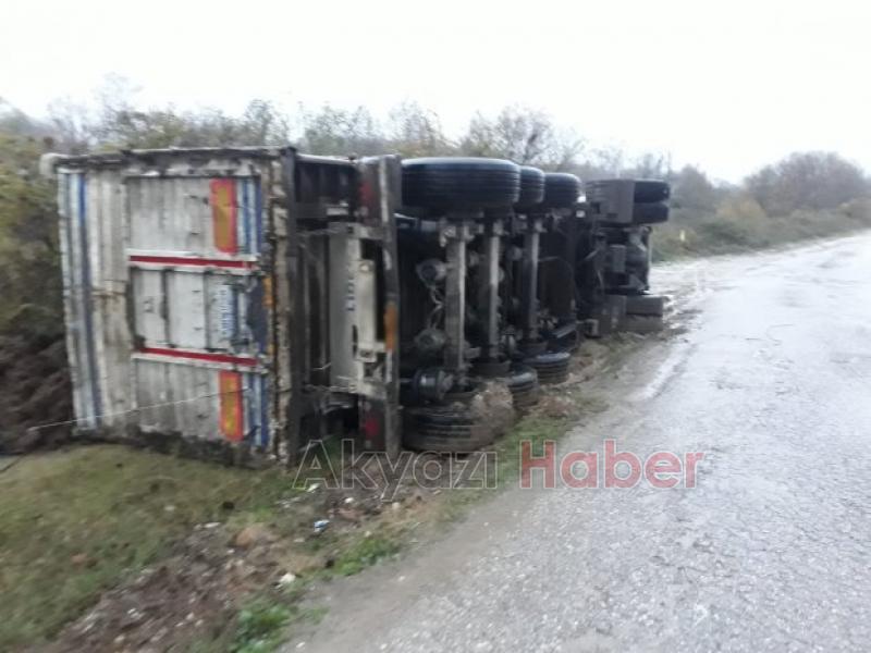 Yürekler ağza geldi Tır bir anda devrildi