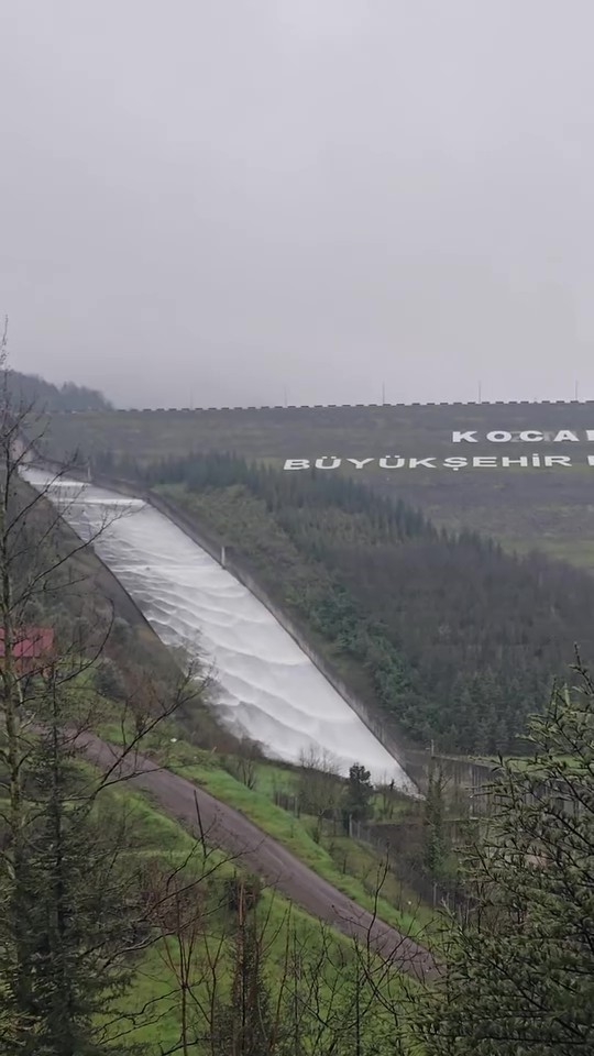Yuvacık Barajı Doldu, kapaklar açıldı, Gözler Sapanca Gölü'nde