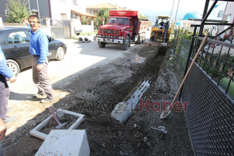 YUVALAK CADDESİ’NİN ALT YAPISI GÜÇLENDİRİLİYOR