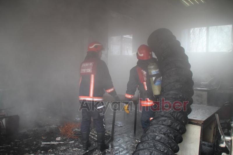Yuvalak'ta Dernek Yangını