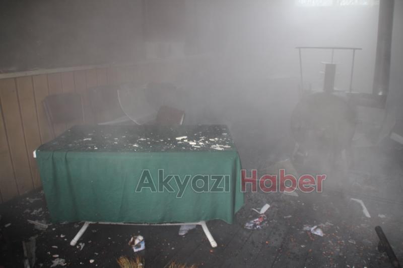 Yuvalak'ta Dernek Yangını