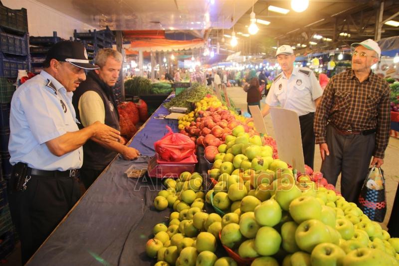 ZABITA MÜDÜRLÜĞÜNDEN RAMAZANDA PAZARYERİNDE SIKI DENETİM