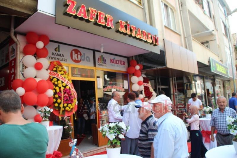 Zafer Kitabevi Dualarla Açıldı
