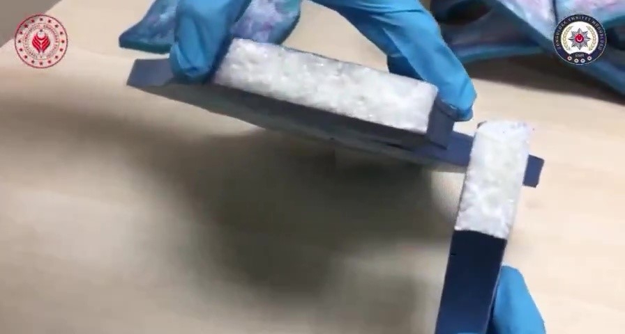 Zehir tacirlerine baskın