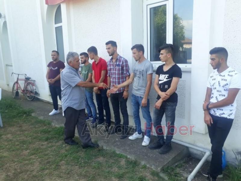 Üzerine ağaç devrilmişti, toprağa verildi