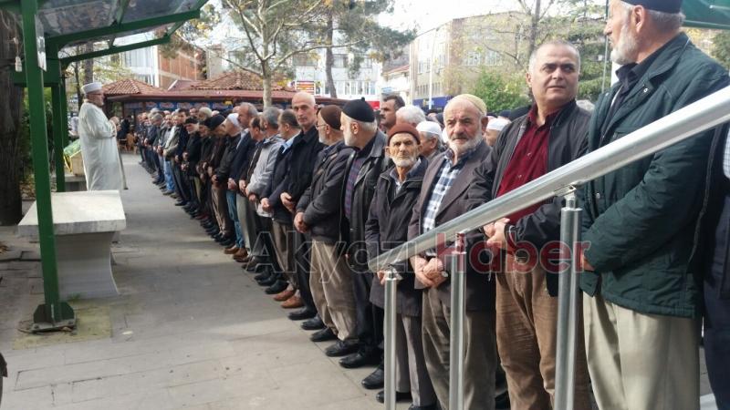 Zekiye Acar Defnedildi