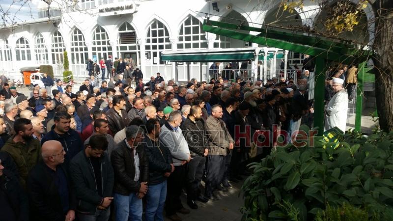 Zekiye Acar Defnedildi