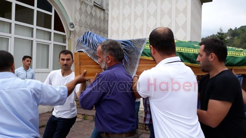 Zeyişan Bayrak Defnedildi