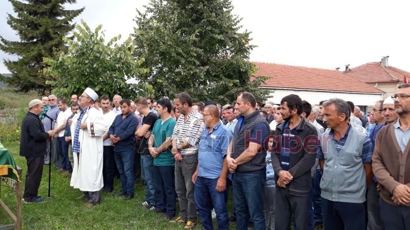 Zeyişan Bayrak Defnedildi