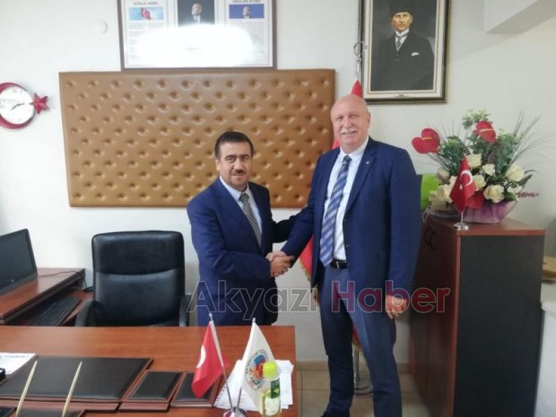 ZİRAAT ODASI  BAŞKANI BAYRAKTAR MUHTARLAR GÜNÜNÜ KUTLADI