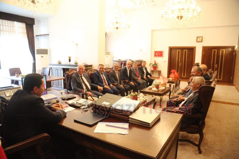 ZİRAAT ODASI BAŞKANLARINDAN SAKARYA VALİSİ İRFAN BALKANLIOĞLU’NA HAYIRLI OLSUN ZİYARETİ