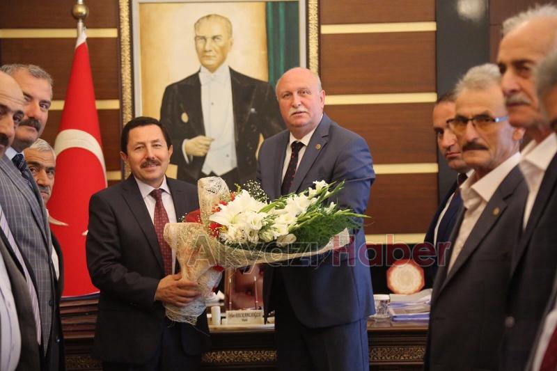 ZİRAAT ODASI BAŞKANLARINDAN SAKARYA VALİSİ İRFAN BALKANLIOĞLU’NA HAYIRLI OLSUN ZİYARETİ