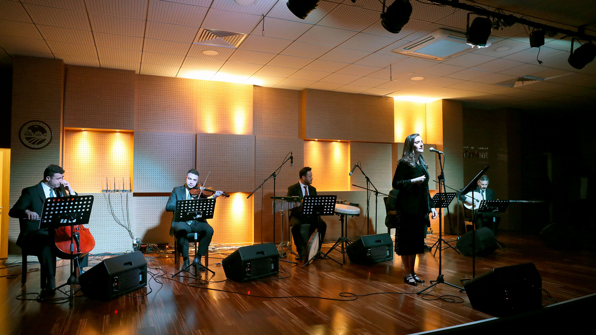 Ziya Taşkent’te Yaprak Sayar konseriyle müzik dolu gece