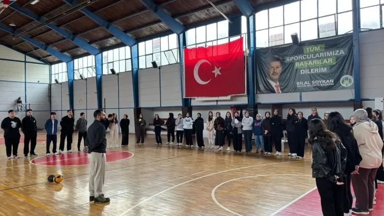 Gençlik Merkezi’nde İlk Ders Coşkusu