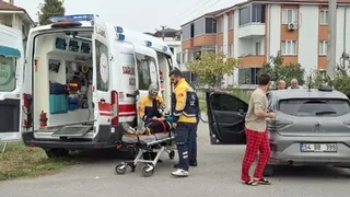 Hafif ticari ile otomobil çarpıştı: 1 Yaralı