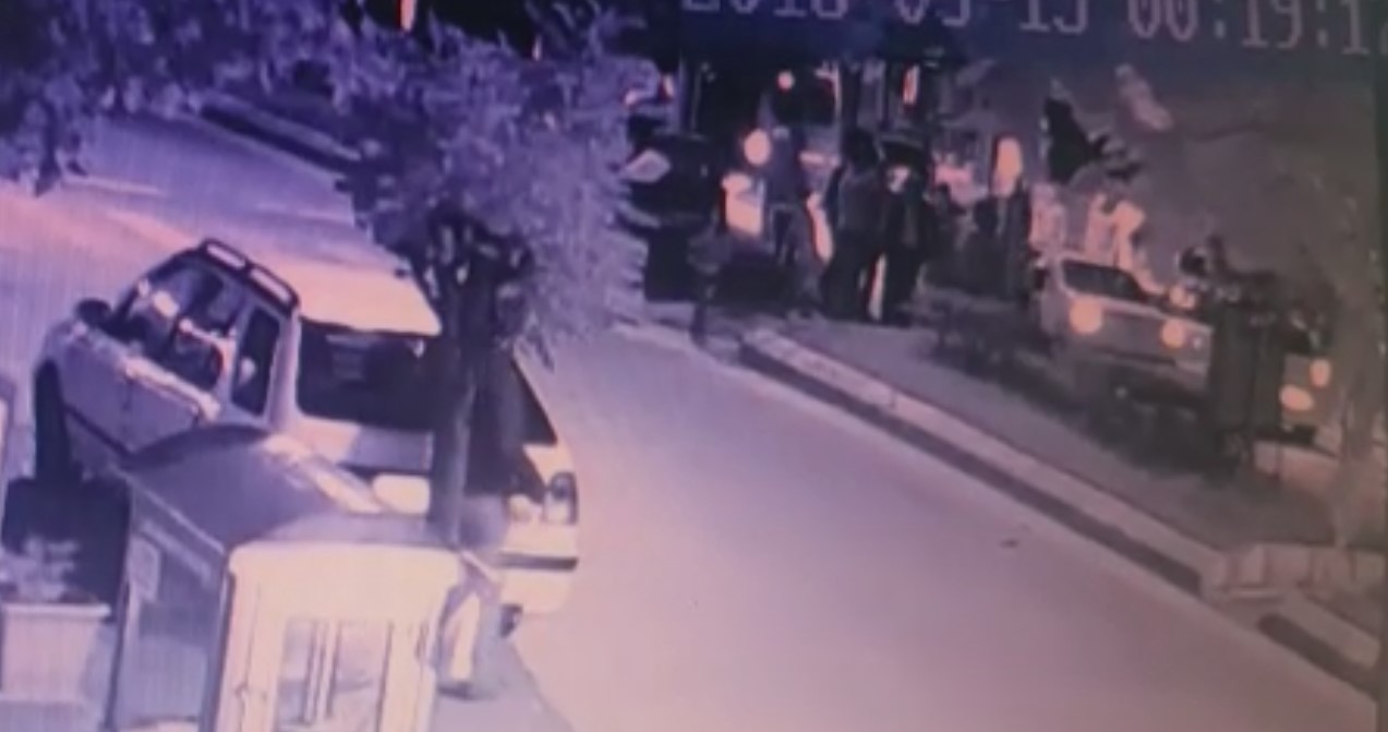 Hastane Mahallesinde Karışık Gece 