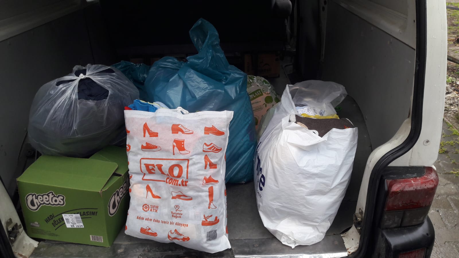 Haydi oyuncağını paylaş sende katıl