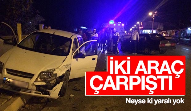 İki Araç Çarpıştı