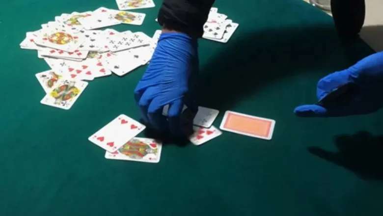 İki ilçede kumar baskını