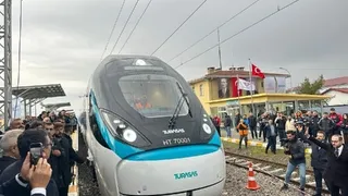İllk Milli Elektrikli Hızlı Tren tören ile raylara indi