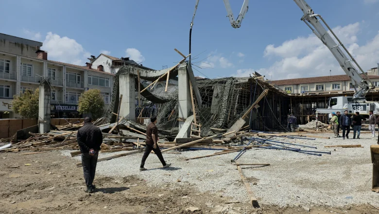 İnşatta beton dökülürken kalıp çöktü: 1 işçi yaralandı