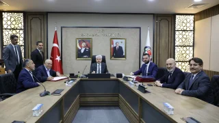 İş adamları Akyazı'da 24 derslikli okul yapacak