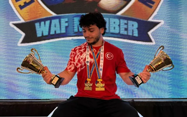 İsmail Bekar'dan çifte Dünya şampiyonluğu