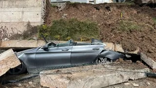 İstinat duvarı çöktü, site boşaltıldı