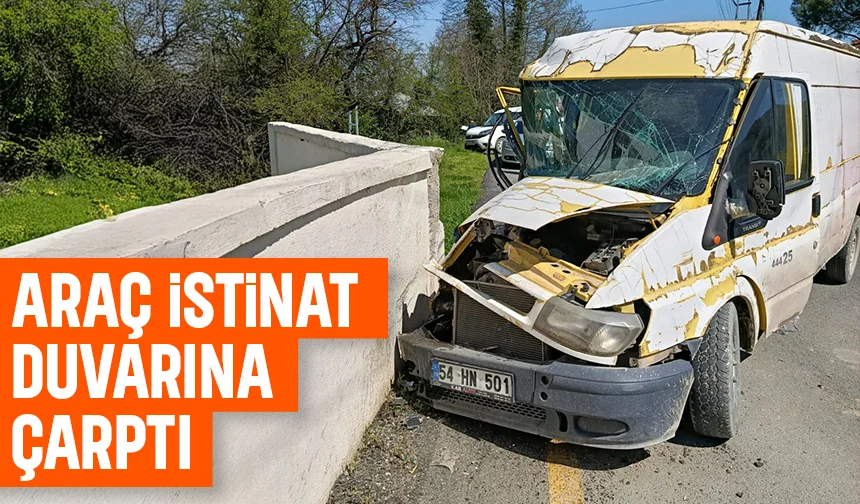 istinat duvarına çarpan aracın sürücü yaralandı