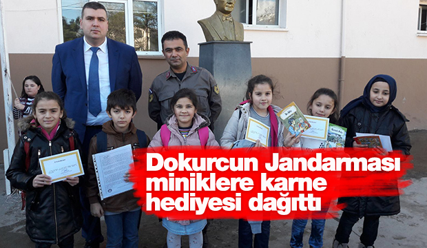 Jandarma Öğrencilere Karne Hediyesi Dağıttı