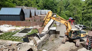Kaçak bungalovlar yıkılıyor
