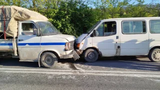 Kafa kafaya çarpıştılar