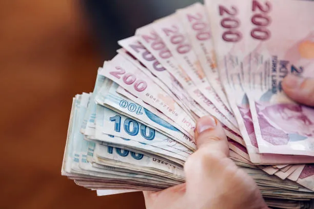 Kamu işçilerine zamda anlaşma sağlandı; imzalar atılıyor