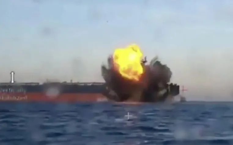 Karadeniz'de petrol tanker gemisi böyle vuruldu