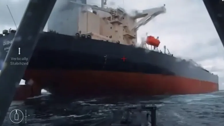 Karadenizde petrol tanker gemisine saldırı kamerada