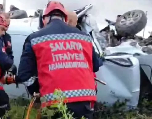 Feci kazada kalbi duran yaralı sağlık ekiplerince hayata döndürüldü