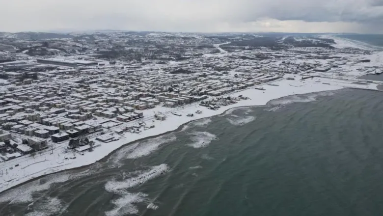Karasu sahilinde kar güzelliği