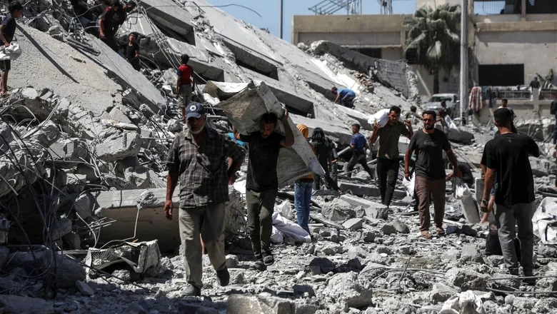 Katil İsrail kara harekatı başlattı. Gazzeliler soykırımdan kaçıyor