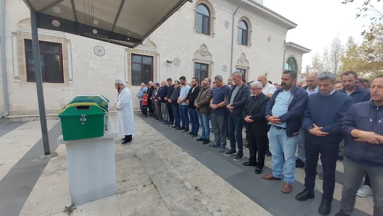 Kazada ölen sürücü toprağa verildi