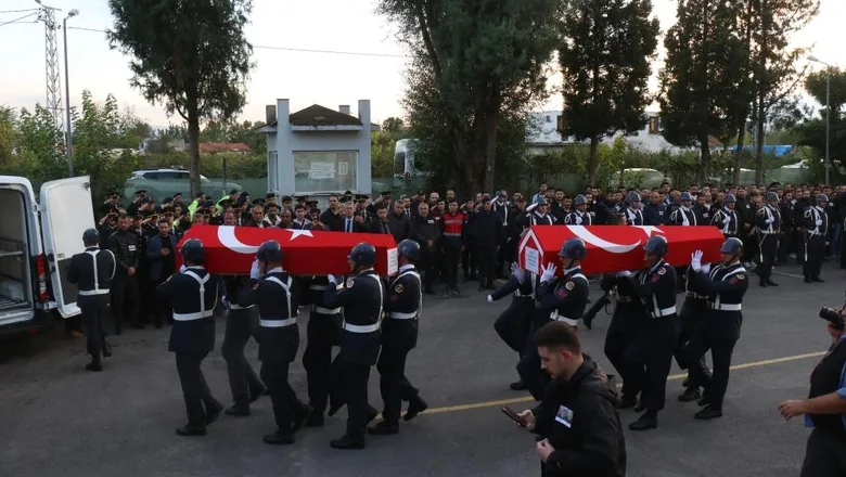 Kazada şehit olan astsubaylar gözyaşlarıyla memleketlerine uğurlandı