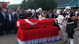 Kazada şehit olan polis İsmail Safa Gülel toprağa verildi
