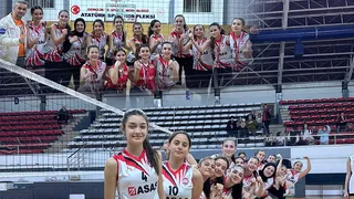 Kız Voleybol Takımı şampiyon oldu